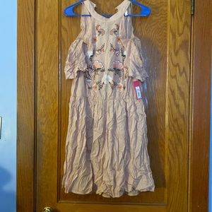 NWT This bohemian summer cold shoulder dress is cute and light